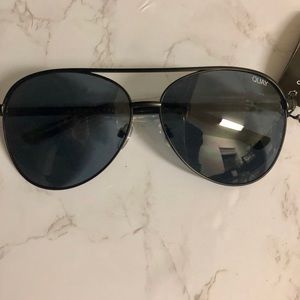 Quay Vivienne Sunglasses - Black/Smoke Aviators